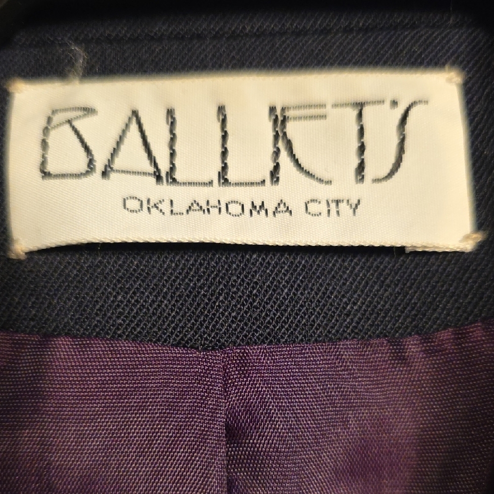 BALLIET'S OKLAHOMA CITY Women's Classic Black Blazer - Picture 2 of 10